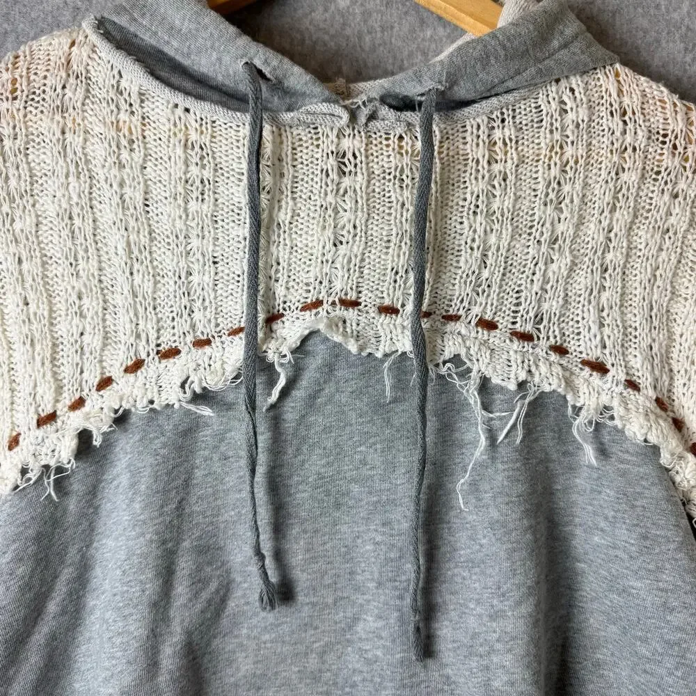 BKE Gimmicks Top Women's Boho Hooded Crochet Cropped Y2K Gray Western Lagenlook